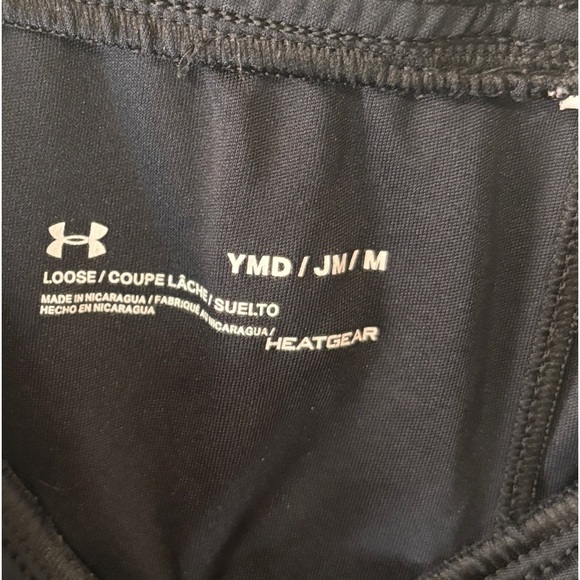 Under Armour Shorts with pockets Youth size Medium - Picture 3 of 7